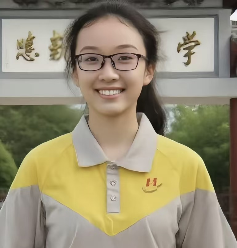 学生和家长确认AI志愿推荐方案